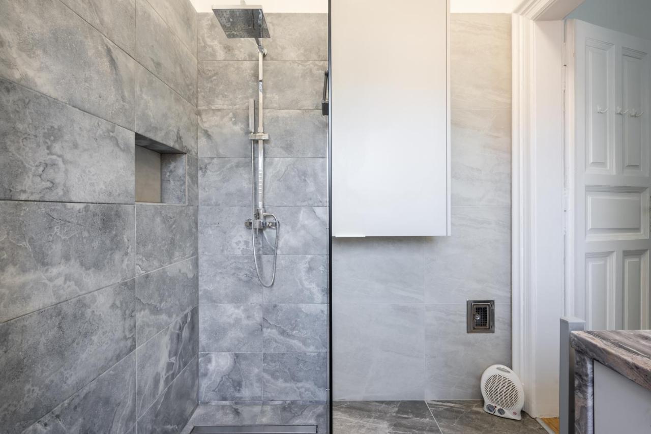 Galaxy Cube Apartment Budapest Kültér fotó