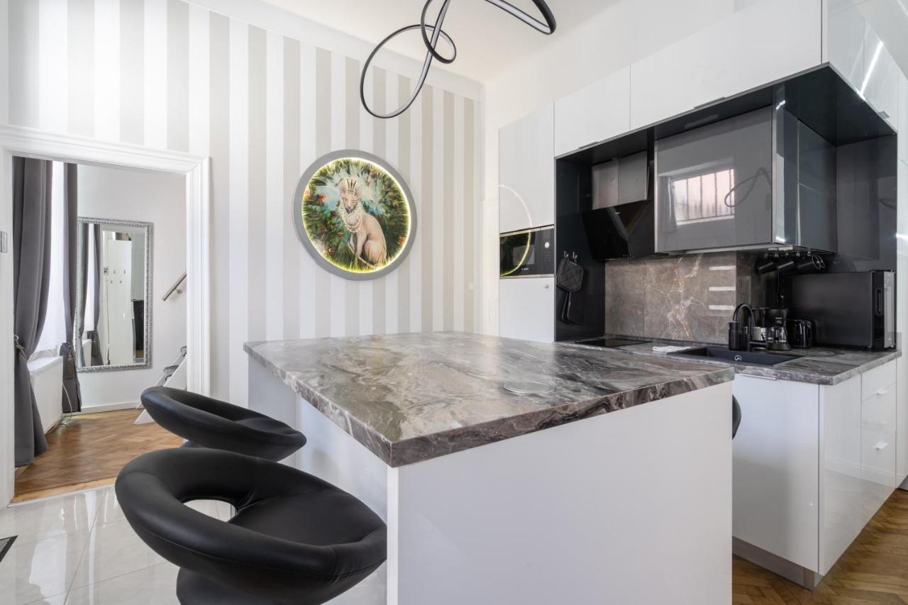 Galaxy Cube Apartment Budapest Kültér fotó